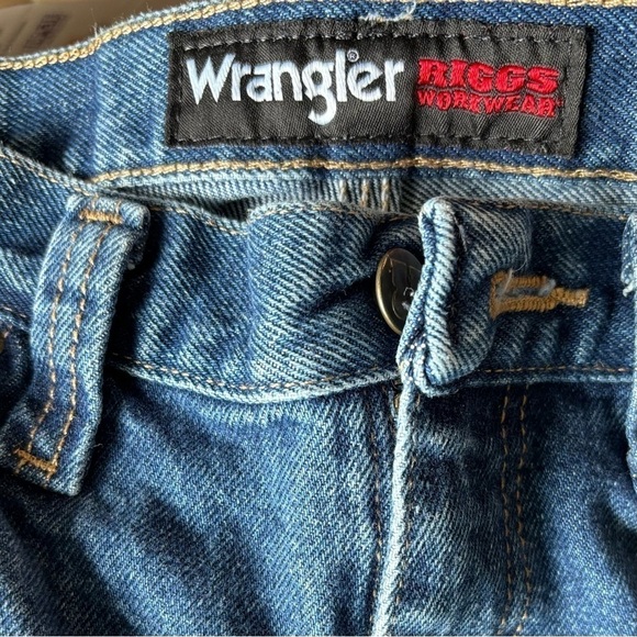 Wrangler Riggs Workwear Jeans Measures 32x32 Blue Denim Hammer Loop. Stain - Picture 10 of 16